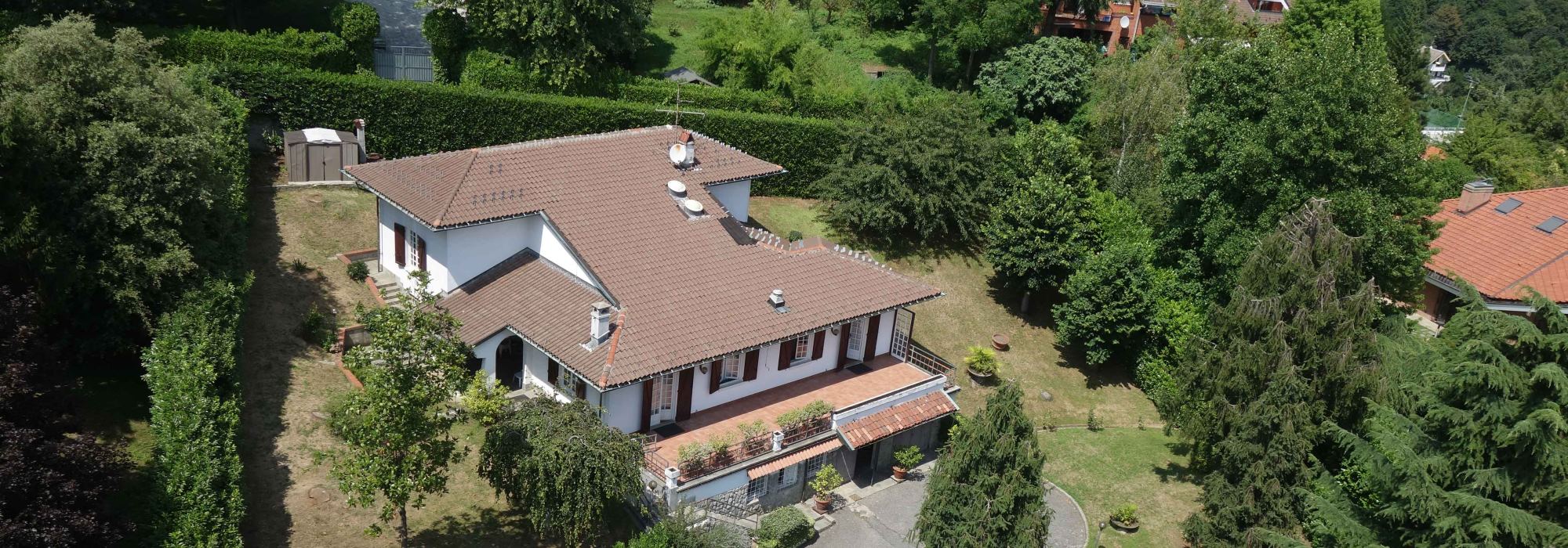 Villa Moncalieri 383 sq m + private garden of 1250 sq m