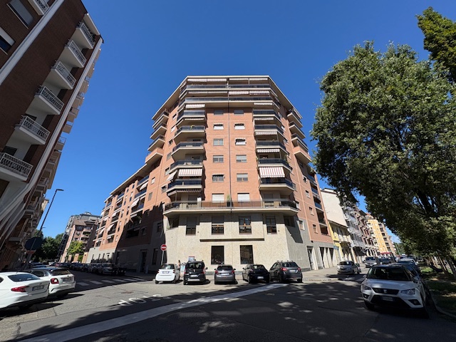 Vendita appartamento ultimo piano zona Vanchiglietta