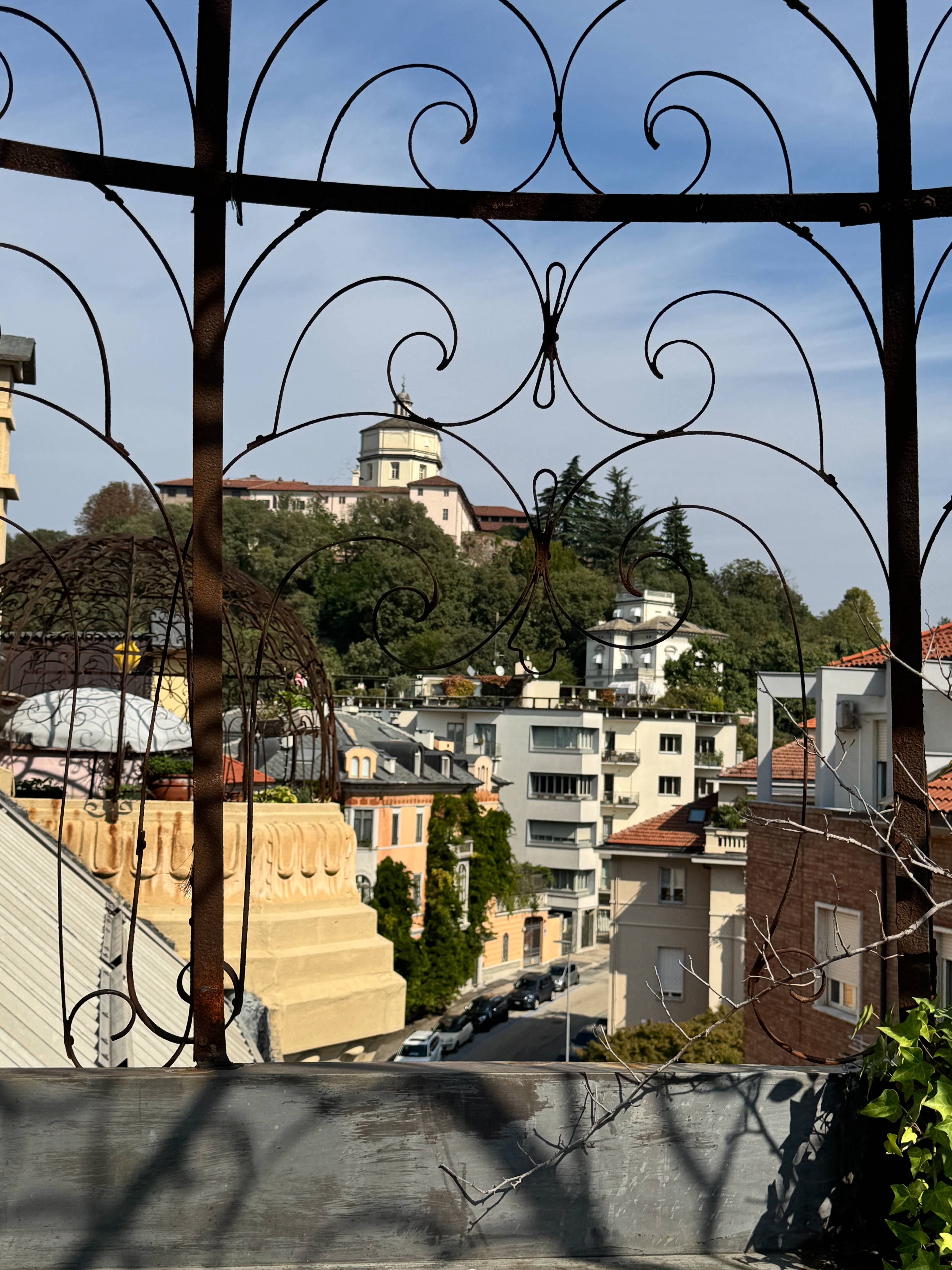 Attico zona Crimea in locazione 300 mq