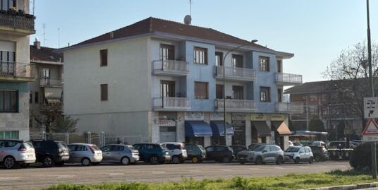 Trilocale grande metratura zona Sassi in vendita