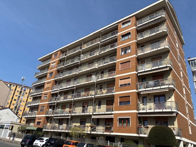 Vendita appartamento piano alto con terrazzo Mirafiori Sud